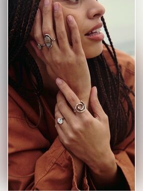 NWT 90s Swirl Ring SIZE 6